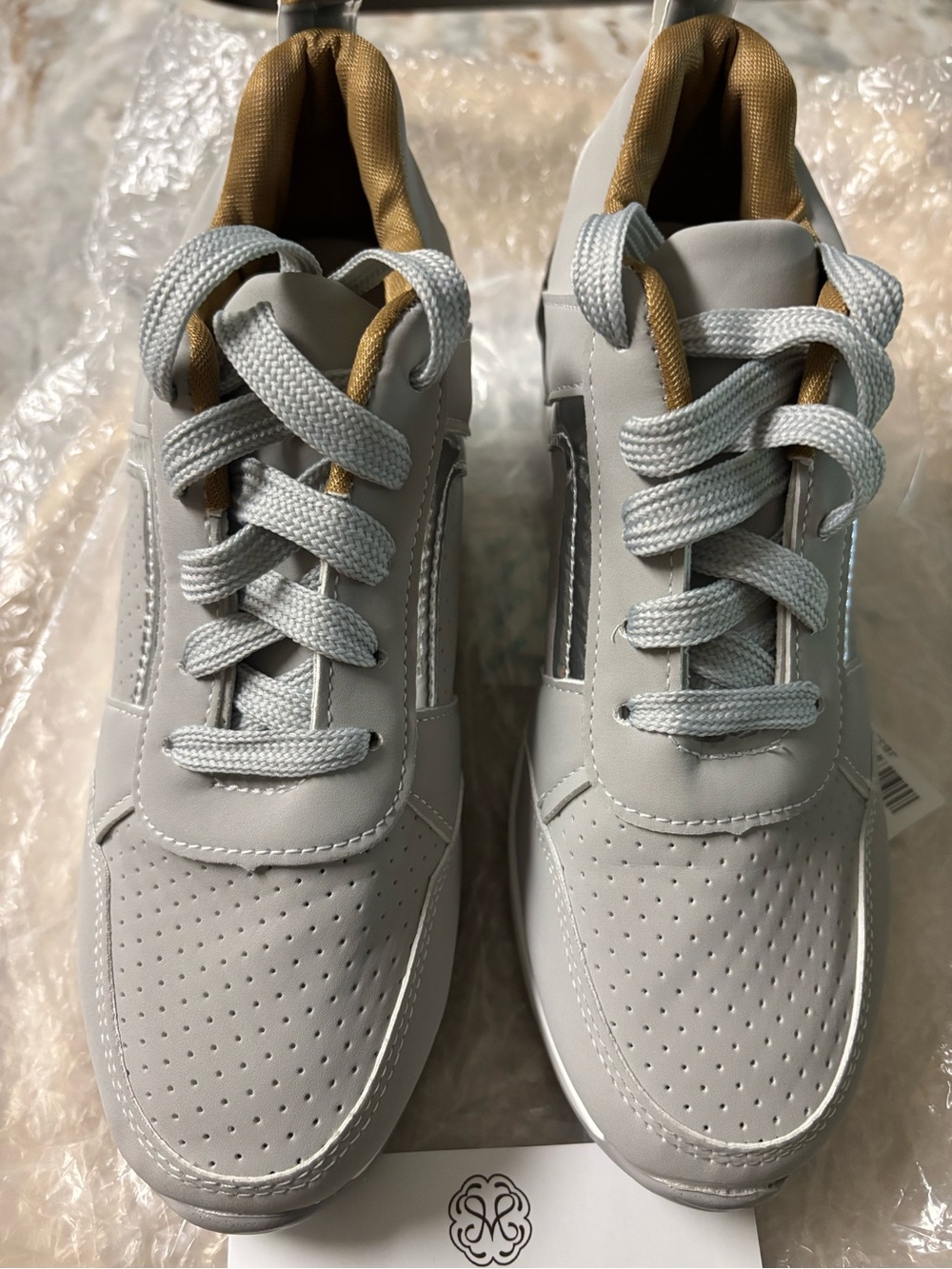 Women’s Casual Sneakers in Light Gray and silver